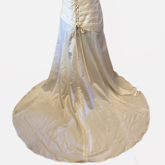 David’s Bridal NWT Soft White Strapless Wedding Gown Women’s Size 26 W Plus - Picture 8 of 15